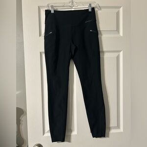 Eddie Bauer black Trail Tight leggings with zippered pockets